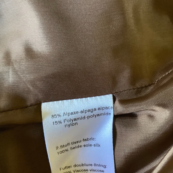 Akris.. size 36… 6… black/ camel